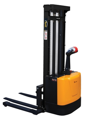 Stacker dengan Penggerak Bertenaga dan Pengangkat Bertenaga