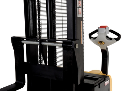 Doppelmast Stapler mit Elektroantrieb und Elektrohub