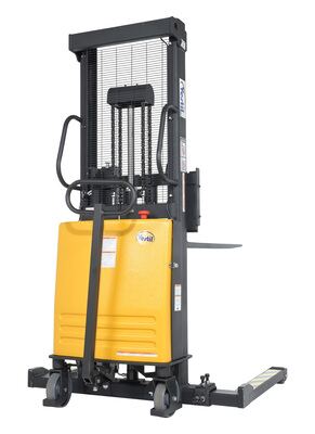 Stacker dengan Pengangkat Bertenaga